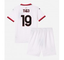 AC Milan Theo Hernandez #19 Koszulka Wyjazdowa dzieci 2024-25 Krótki Rękaw (+ krótkie spodenki)